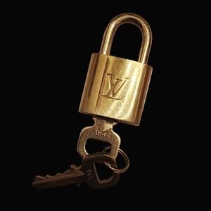 Louis Vuitton Rare Gold Padlock With Keys #445